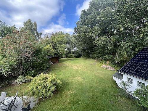 Blick vom Schlafzimmer.. - Großzügiges & charmantes EFH im TOP-Zustand-in Sackgassenlage