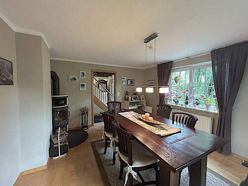 Essbereich an Küche angrenzend. - 