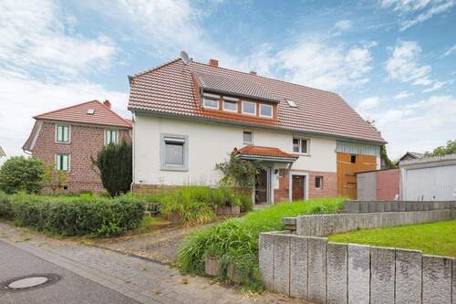 Straßenansicht - 6 Zimmer Einfamilienhaus zum Kaufen in Ettlingen / Schöllbronn