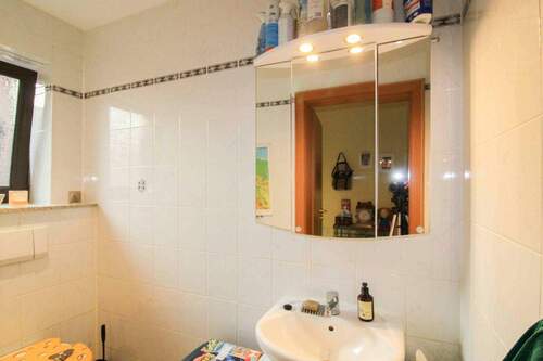 Ansicht Gäste - WC (EG) - Einfamilienhaus mit 266,00 m&sup2; in Essen zum Kaufen