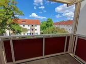 Balkonausblick in den grünen Innenhof - Eine Wohnung zum Verlieben in guter Lage - 2. OG rechts