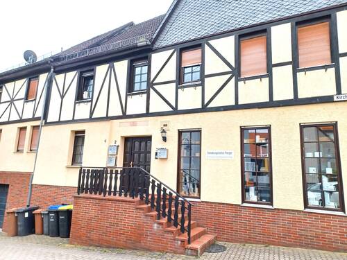 Hausansicht - PREISREDUZIERUNG! Mehrfamilienhaus mit BüroLaden in Waldböckelheim zu verkaufen