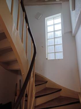 Treppe zum OG - Mehrfamilienhaus, Wohnhaus in Waldböckelheim zum Kaufen