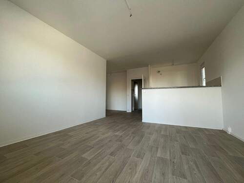 Wohnzimmer - 3 Zimmer Etagenwohnung zur Miete in Chemnitz