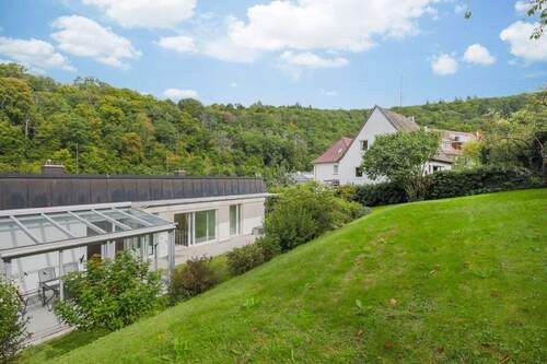 Rückansicht und Garten - 