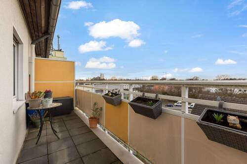 Balkon - Etagenwohnung mit 83,00 m&sup2; in Köln zum Kaufen