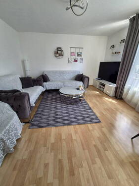 Großzügiges Wohnzimmer 20m² - 