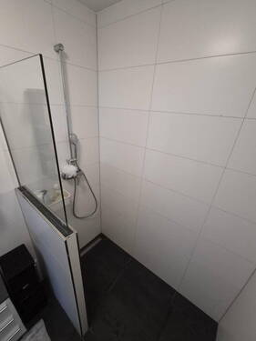 gefließte barrierefreie Dusche - 3 Zimmer Etagenwohnung zum Kaufen in Heusenstamm