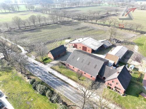 großes Grundstück - Mehrfamilienhaus, Wohnhaus mit 203,00 m² in Uplengen / Bühren zum Kaufen