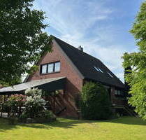 Einfamilienhaus mit Einliegerwohnung, großem Grundstück und viel Potenzial in Lengede