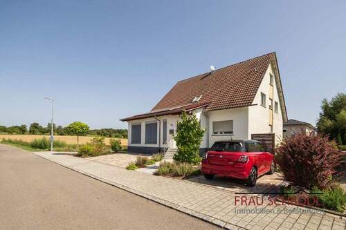 Bild 2 - 5 Zimmer Etagenwohnung zum Kaufen in Singen / Beuren an der Aach