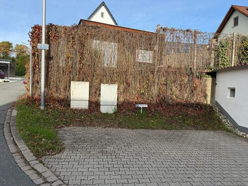 2. Stellplatz.jpeg - 5 Zimmer Einfamilienhaus in Burgebrach