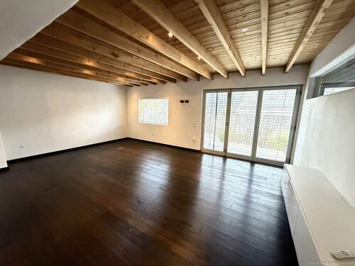 Wohnbereich mit Zugang zur Terrasse - 