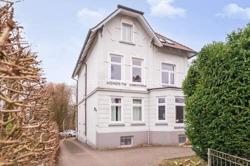 Grundstücksauffahrt - 1 Zimmer Mehrfamilienhaus, Wohnhaus zum Kaufen in Hamburg