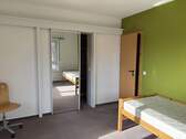 Zimmer 3 im OG mit begehbarem Schrank - 