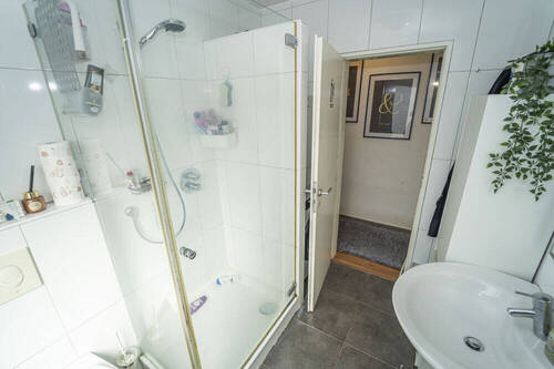 Bad Wohnung Nr. 1, 1. Obergeschoss - 