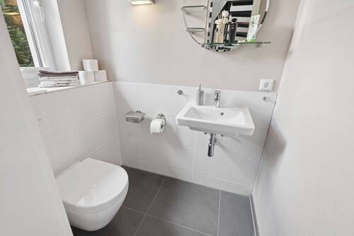 modernes Gäste-WC - 