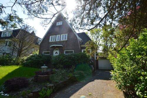 Einfahrt & Garage - 5 Zimmer Einfamilienhaus in Hamburg / Marienthal