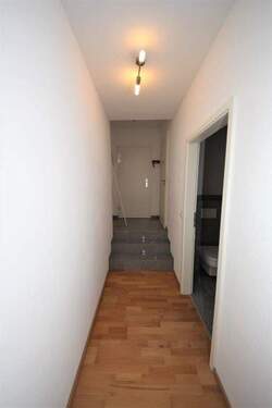 Flur - 2 Zimmer Etagenwohnung zur Miete in Trier