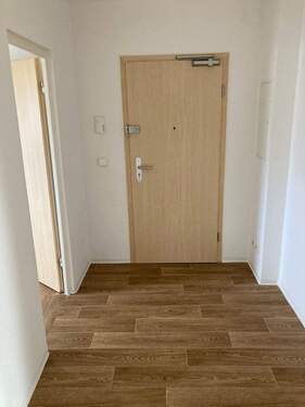 Flur (1) - 3 Zimmer Etagenwohnung in Gera