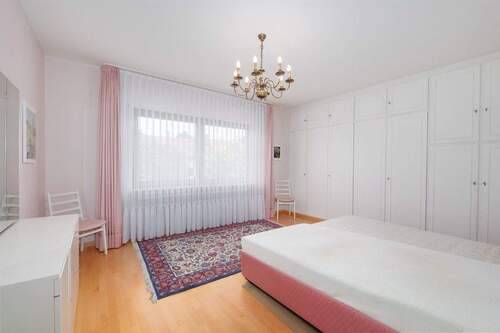 Schlafzimmer EG - 