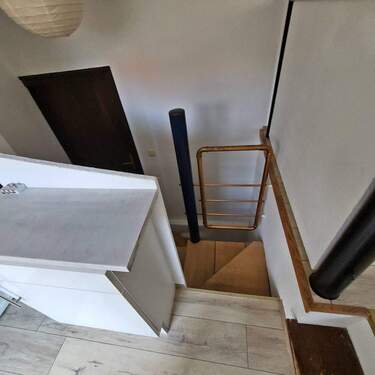 zur Wohnungstür Flur - 