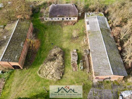 dji_fly_20251113_114958_652_1763031078157_photo - Dreiseitenhof mit massiven Scheunen und sanierungsbedürftigem Bauernhaus!!