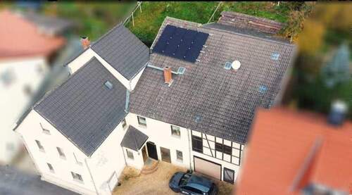 Luftbild - 8 Zimmer Einfamilienhaus zum Kaufen in Pößneck