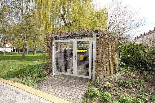 Müllcontainerhaus - 3 Zimmer Etagenwohnung in Halle (Saale)
