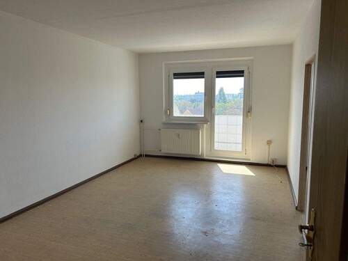 Wohnzimmer mit Loggia - 