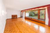 Wohnzimmer mit Blick in Garten - 
