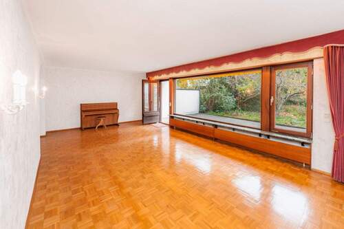 Wohnzimmer mit Blick in Garten - 