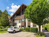 Hausfront + Stellplatz - 