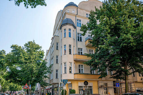 Mommsenstraße1 - 
