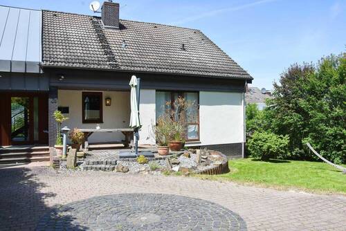 Außenansicht - 7 Zimmer Mehrfamilienhaus, Wohnhaus zum Kaufen in Ahnatal
