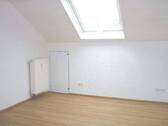 Wohnbereich Ansicht 2 - 2 Zimmer Etagenwohnung in Schwalbach