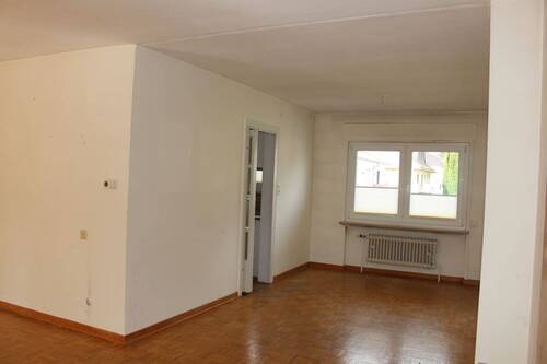 Blick von Küche in Essbereich - 