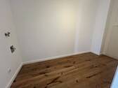 Abstellraum mit Waschmaschinenanschluss - 