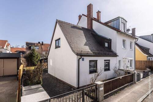 Doppelhaushälften-Grundstück - Grundstück zum Kaufen in München