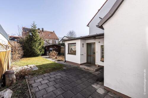 Blick auf das Grundstück - 