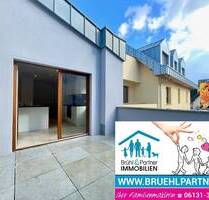 Ziehen Sie mit Ihren Eltern ein - zwei kernsanierte Häuser nebeneinander - modern und pflegeleicht - Nierstein