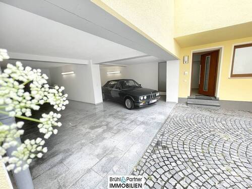 große Doppelgarage - 