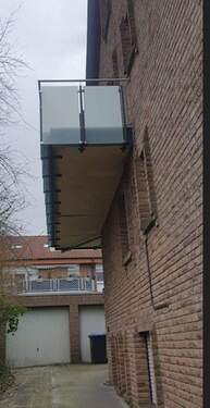 Balkon Seite und Garage - 