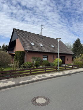 Bild 1 - Großes Haus Ein-Familienhaus Einliegerwohnung Freistehend