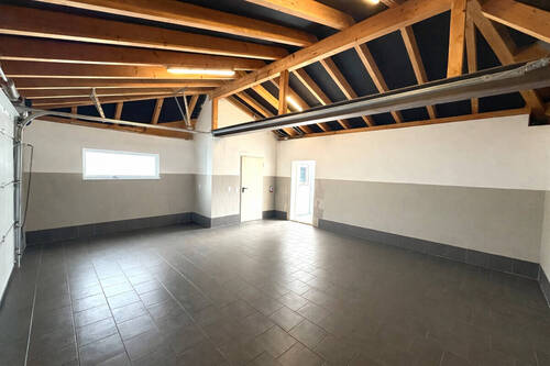Garage - 