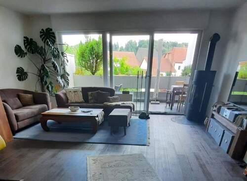 Wohnbereich-Blick auf Balkon 1 - 5 Zimmer Reihenmittelhaus in Homburg