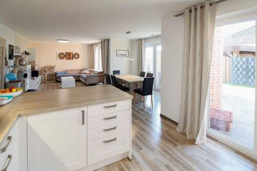 Blick ins Wohnzimmer - 