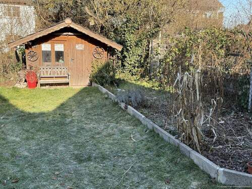 Gemüsebeet mit Gartenhaus - 