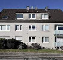 Attraktives Mehrfamilienhaus 6 Balkone 4 Garagen Garten in Bochum provisionsfrei zu verkaufen!