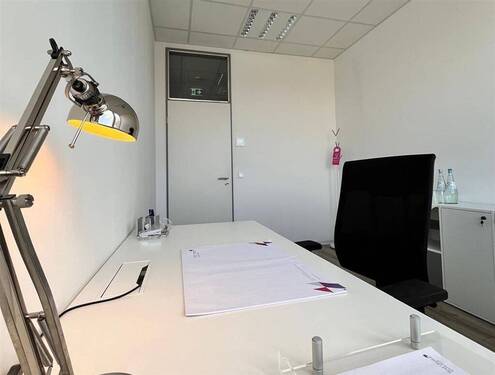 Büroansicht - Büro mit 21,80 m&sup2; in Wiesbaden zur Miete